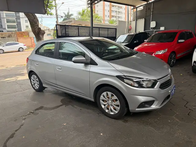 Carro Chevrolet Onix 2018 LT 1.4 8V FlexPower 5p Mec.