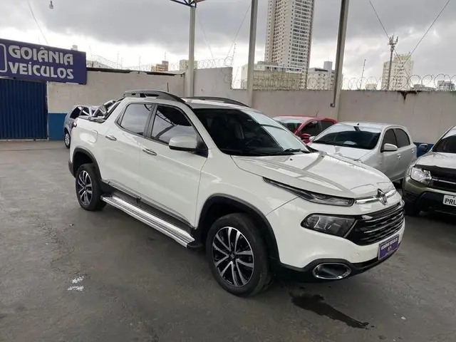 Carro Fiat Toro 2017 Freedom 2.4 TigerShark AT9 (Flex)
