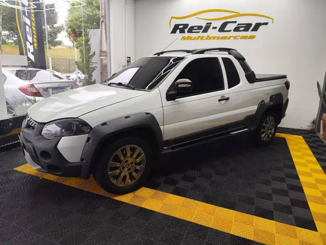 Carro Fiat Strada 2015 Adv.1.8 16V Dualogic Flex CE