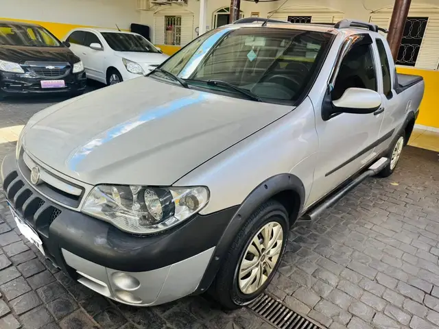 Carro Fiat Strada 2011 Trekking 1.4 (Flex) (Cabine Estendida)