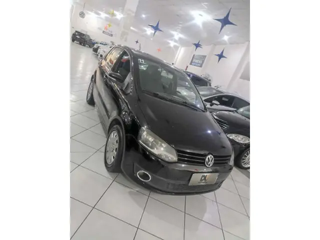 Carro Volkswagen Fox 2011 1.0 8V (Flex) 4p