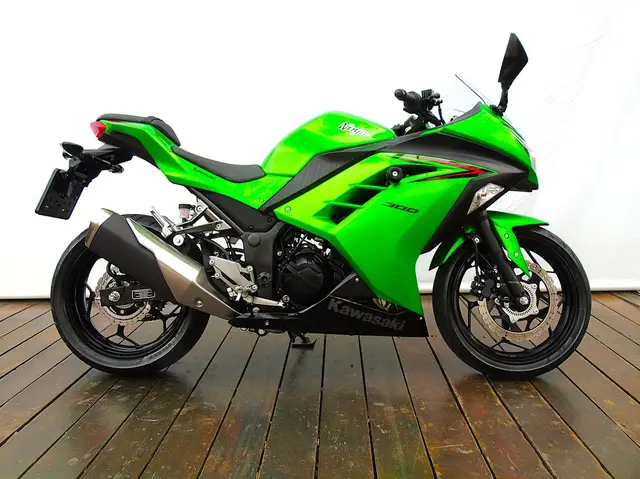 Moto Kawasaki Ninja 2024 300