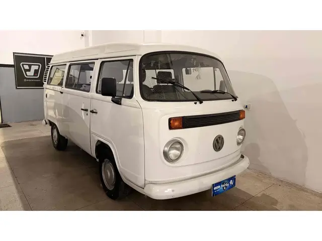 Carro Volkswagen Kombi 2005 Standard Lotação 1.6