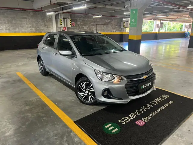 Carro Chevrolet Onix 2025 LT 1.0
