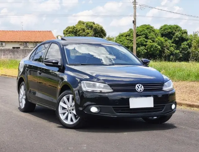 Carro Volkswagen Jetta 2014 2.0 Comfortline Tiptronic (Flex)