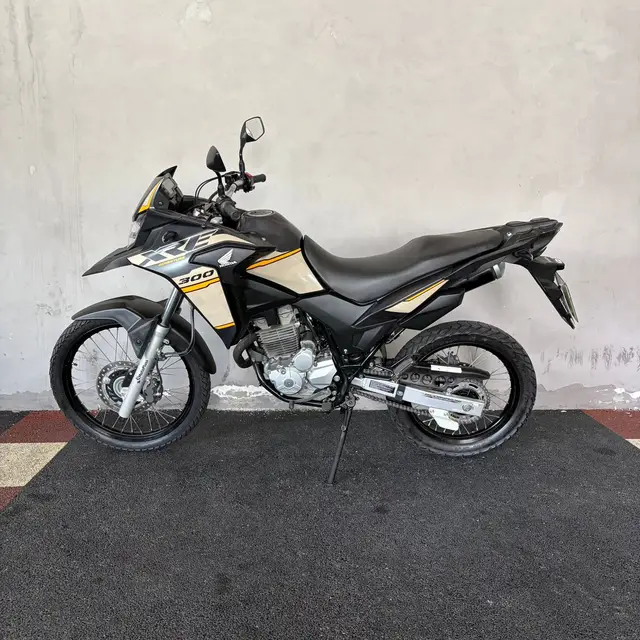 Moto Honda XRE 300 2023 ABS