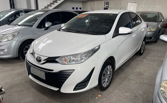 Carro Toyota Yaris Sedan 2021 1.5 XL Live (Flex)