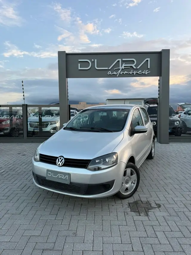 Carro Volkswagen Fox 2011 1.0 8V (Flex) 4p
