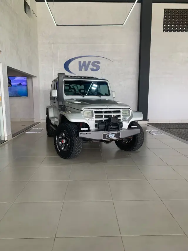 Carro Troller T4 2003 4x4 2.8 Turbo (teto rígido)