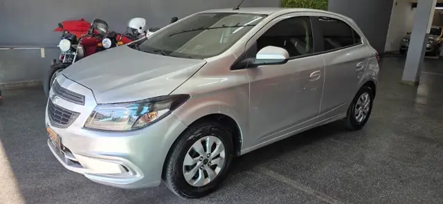 Carro Chevrolet Onix 2019 1.0 Joy SPE/4