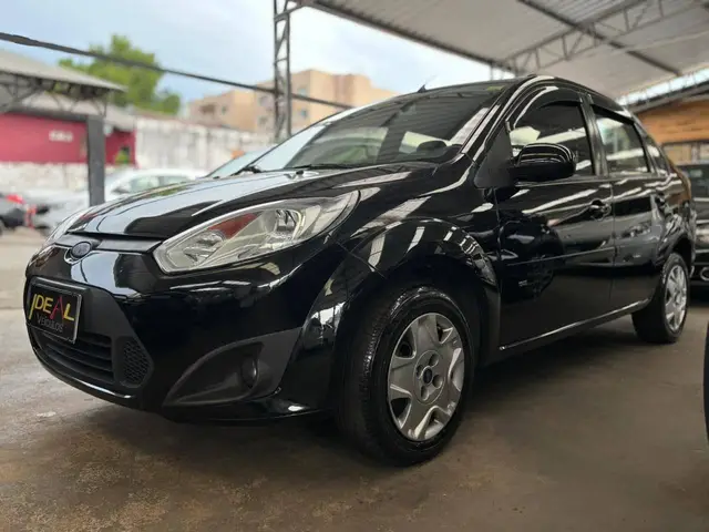 Carro Ford Fiesta Sedan 2014 SE 1.6 Rocam (Flex)