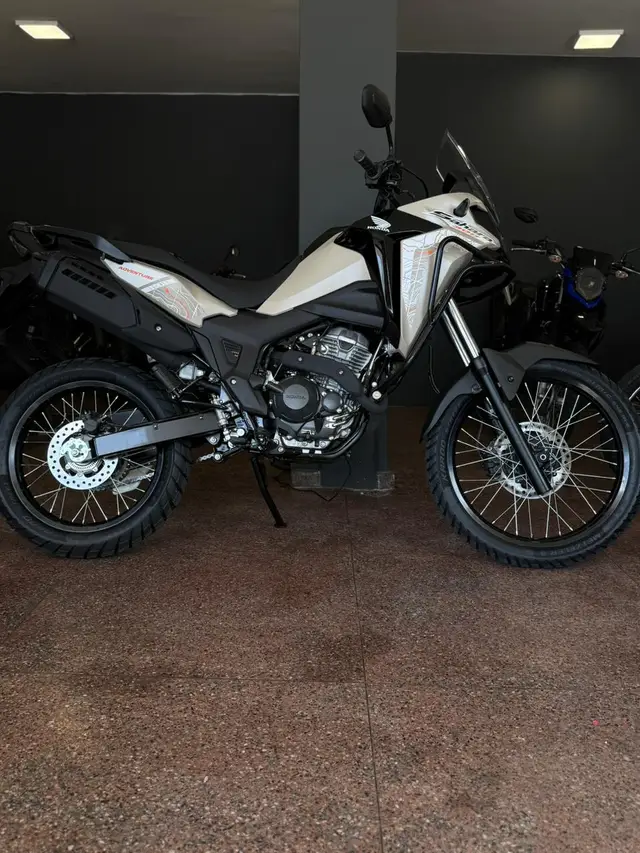 Moto Honda XRE Sahara 300 2026 Adventure