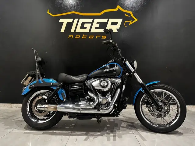 Moto Harley-Davidson Dyna 2011 Super Glide Custom