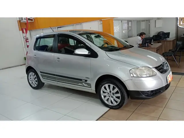 Carro Volkswagen Fox 2009 1.0 8V (Flex) 4p