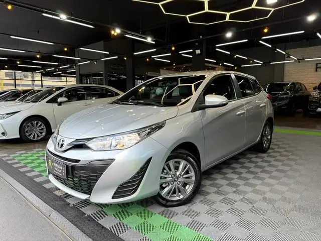 Carro Toyota Yaris 2020 1.5 XL Plus Connect CVT (Flex)
