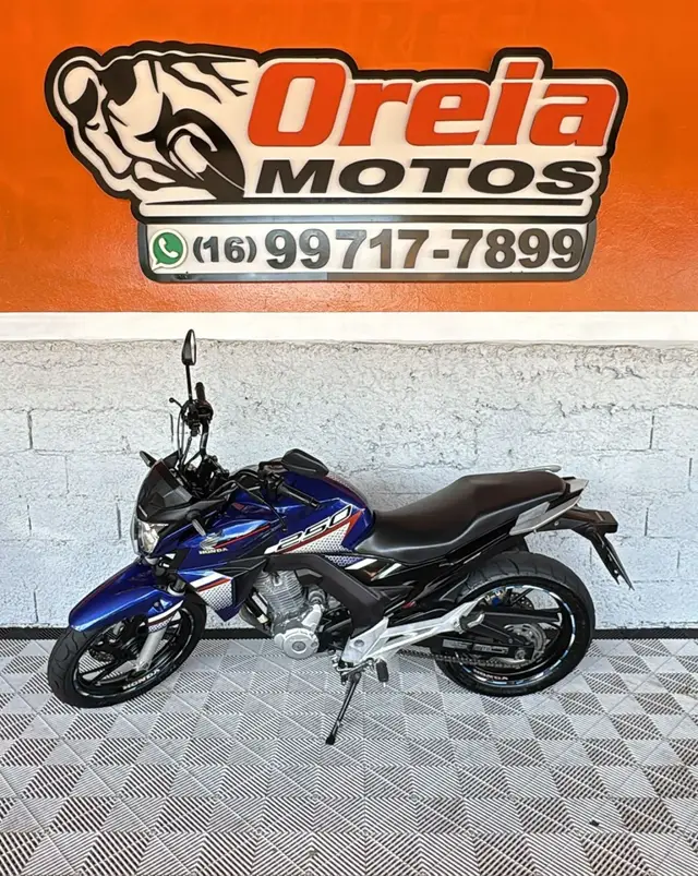 Moto Honda CB 250F Twister 2022 (CBS)