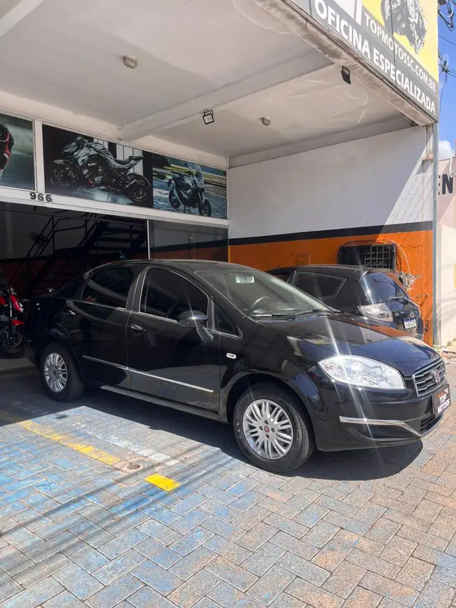 Carro Fiat Linea 2016 Essence 1.8 16V (Flex)