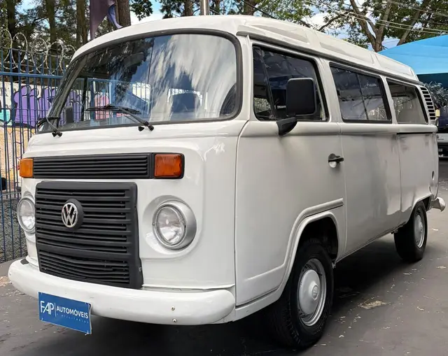 Carro Volkswagen Kombi 2011 Standard 1.4 (Flex)