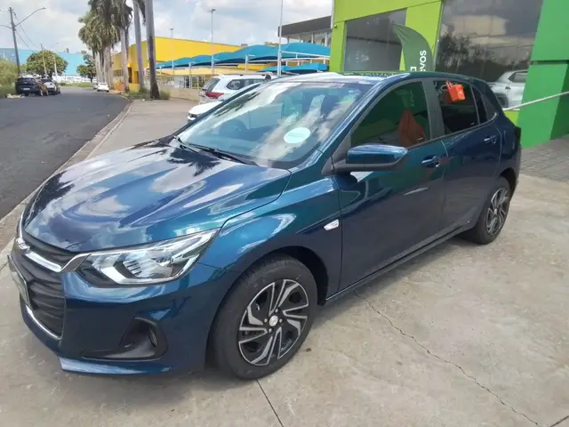 Carro Chevrolet Onix Plus 2025 LT 1.0