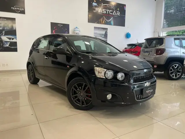 Carro Chevrolet Sonic 2013 Hatch LT
