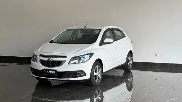 Carro Chevrolet Onix 2014 1.4 LT SPE/4