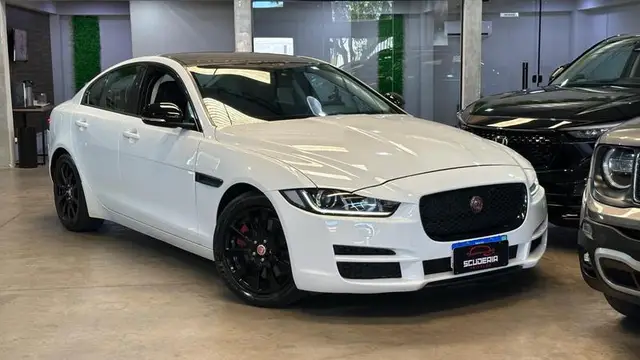 Carro Jaguar XE 2016 2.0 GTDI Pure