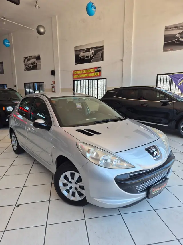Carro Peugeot 207 2011 XR 1.4 (10 ANOS BRASIL)(Flex) 2p