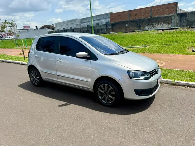 Carro Volkswagen Fox 2010 Prime 1.6 8V (Flex)