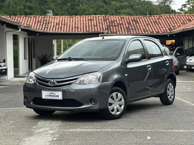 Carro Toyota Etios 2013 XS 1.3 (Flex)
