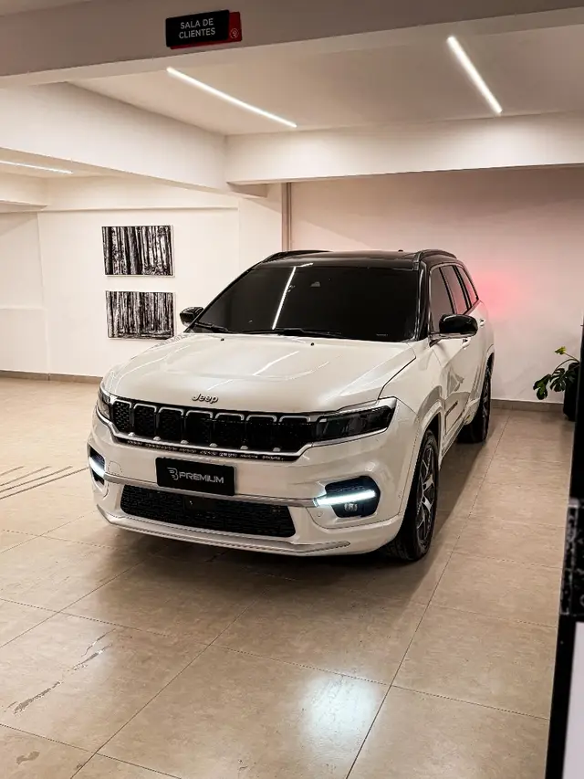 Carro Jeep Commander 2023 Overland 1.3 T270