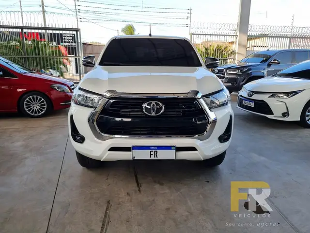 Carro Toyota Hilux SW4 2024 SRX Plat. 4x4 2.8 TB Diesel Automatico.