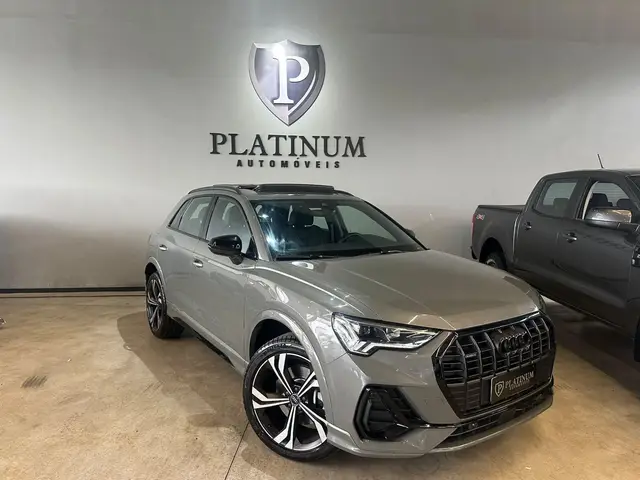 Carro Audi Q3 2025 Perfomance Black Plus 2.0 TFSI