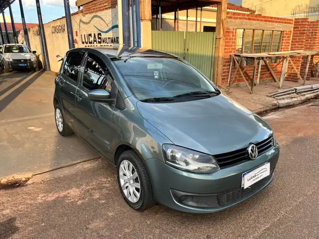 Carro Volkswagen Fox 2011 1.0 TEC (Flex) 2p