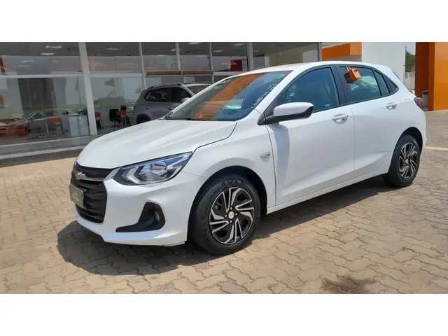 Carro Chevrolet Onix Plus 2024 LT 1.0
