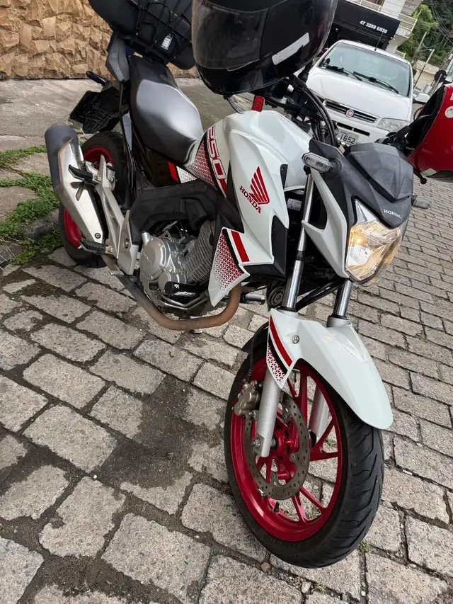 Moto Honda CB 250F Twister 2022 250F (ABS)