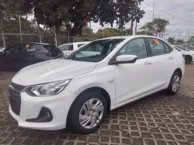 Carro Chevrolet Onix Plus 2025 LT 1.0