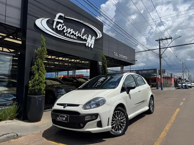 Carro Fiat Punto 2015 BlackMotion 1.8 16V (Flex)