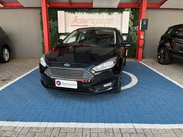 Carro Ford Focus Hatch 2016 Titanium Plus 2.0 PowerShift