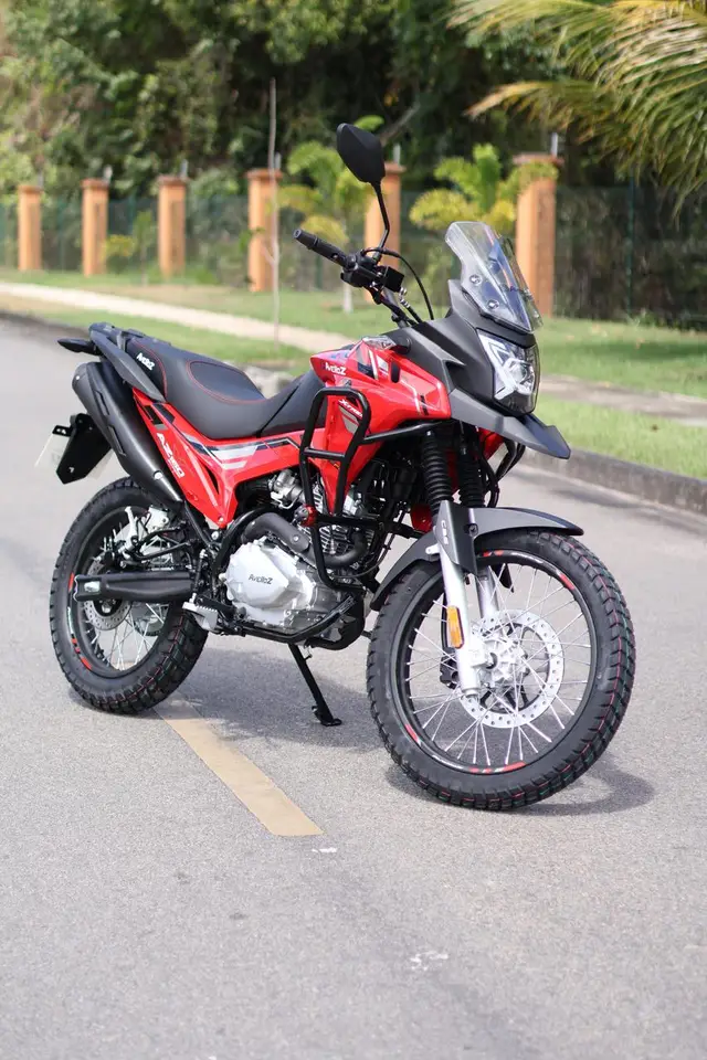 Moto Avelloz AZX 2025 160