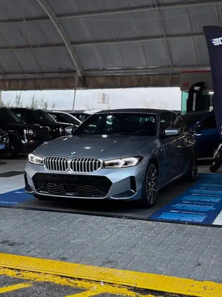 Carro BMW 320i 2024 M Sport 2.0 Turbo (Aut.)