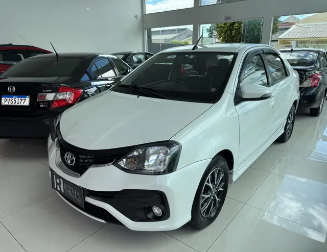 Carro Toyota Etios 2019 Platinum 1.5 (Aut) (Flex)