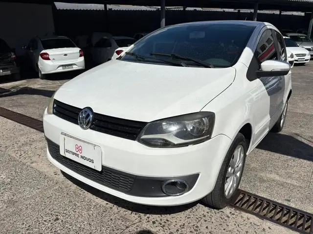 Carro Volkswagen Fox 2014 1.0 TEC (Flex) 4p