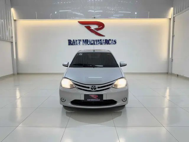 Carro Toyota Etios 2015 X 1.3 (Flex)