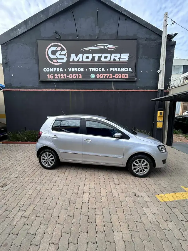 Carro Volkswagen Fox 2014 1.6 VHT Highline (Flex)