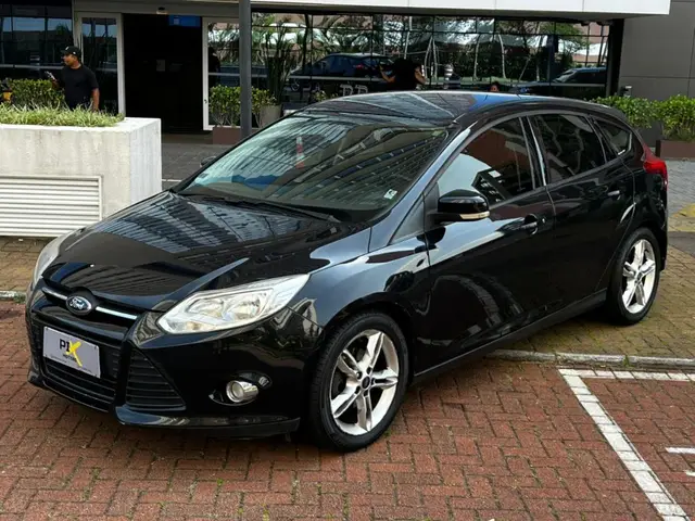 Carro Ford Focus Hatch 2014 SE 2.0 16V PowerShift