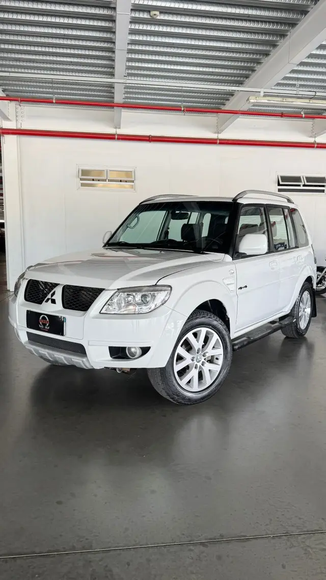 Carro Mitsubishi Pajero TR4 2012 2.0 16V 4X4 (Flex)