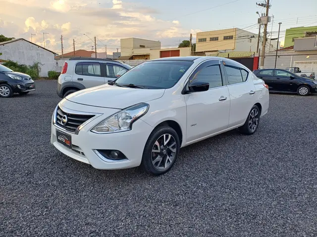 Carro Nissan Versa 2016 1.6 16V Unique (Flex)