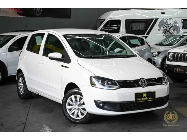 Carro Volkswagen Fox 2014 1.0 TEC BlueMotion (Flex) 4p