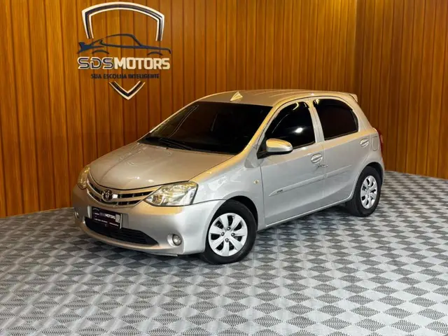 Carro Toyota Etios 2015 X 1.3 (Flex)