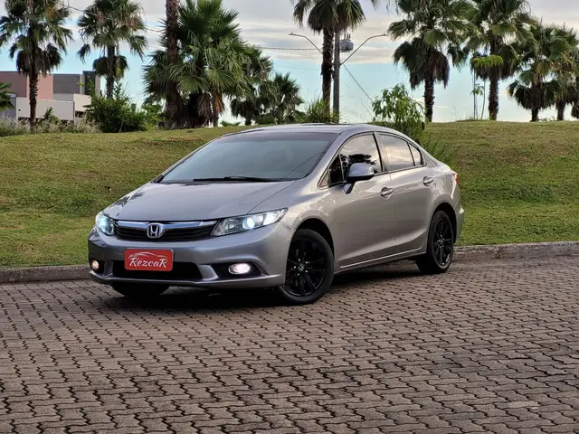 Carro Honda Civic 2014 New  LXS 1.8 16V i-VTEC (Flex)